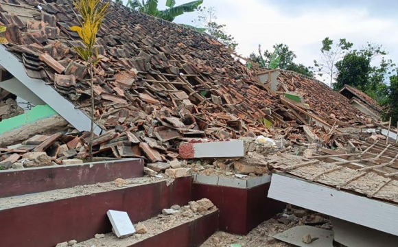 Через потужний землетрус загинуло 252 людини: серед них є багато дітей