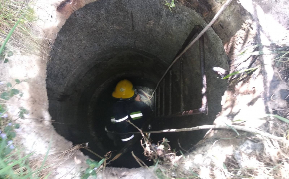 У колодязі знепритомніли працівники «Водоканалу»: їх намагаються врятувати. ФОТО