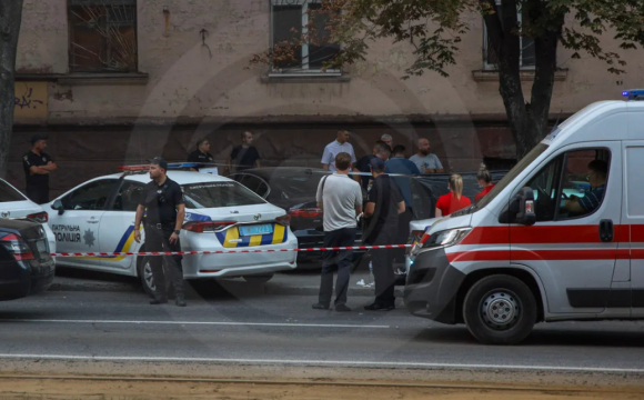 В українському місті поліцейський застрелив чоловіка: деталі трагедії. ВІДЕО
