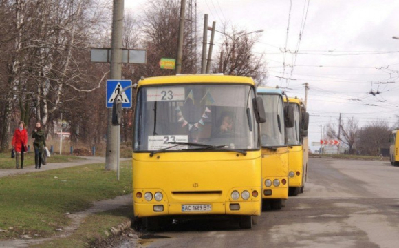 У громадському транспорті Луцька оштрафували 4 «зайців»