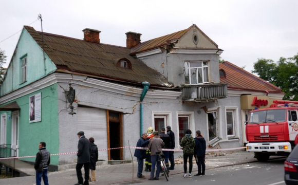 У Володимирі приміщення провалилося під землю. ВІДЕО