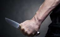 «Доброго ранку» із ножем: у Польщі чоловік напав на дружину та доньок