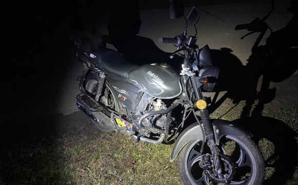 У селі неповнолітній мотоцикліст потрапив у реанімацію після ДТП 