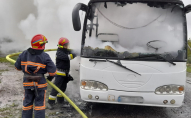 На заході України під час руху загорівся пасажирський автобус з людьми